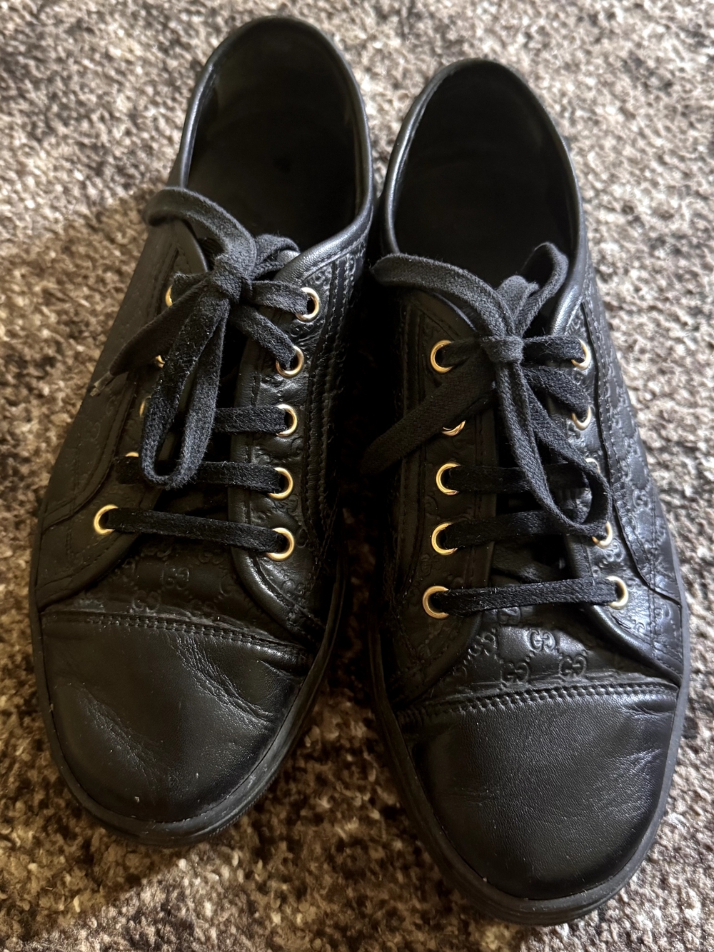 Gucci Black Leather Low-Top Women's Sneakers with Gold Eyelets